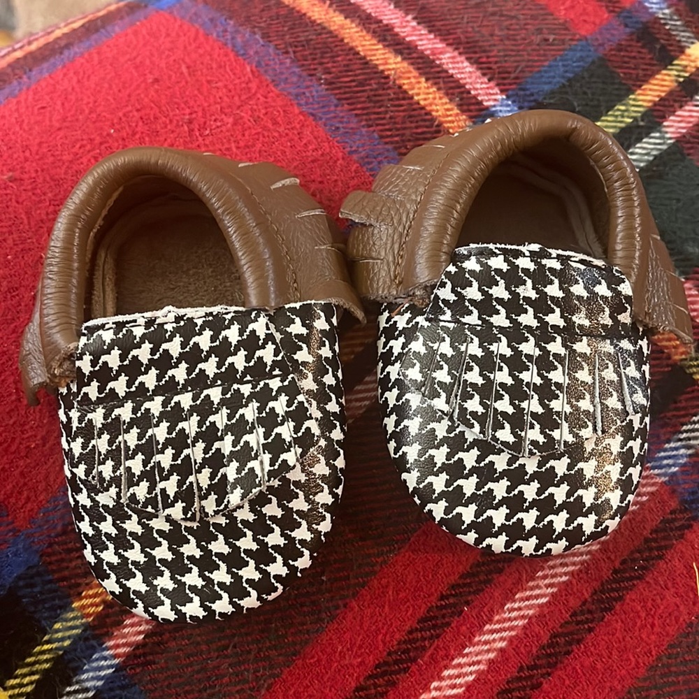 Baby Moccasins - Houndstooth and Brown Fringe 0-3 Months